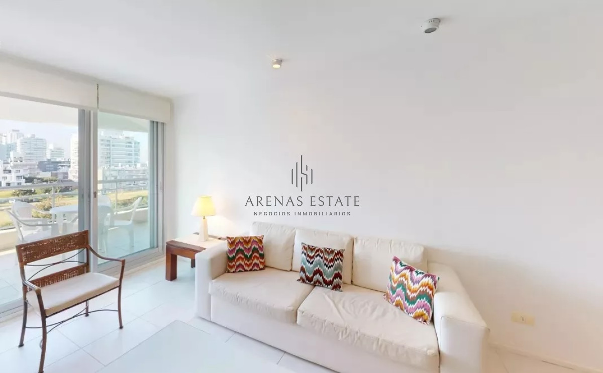 Apartamento ID.2311 - Apartamento en venta de dos dormitorios y medio , Punta del Este 