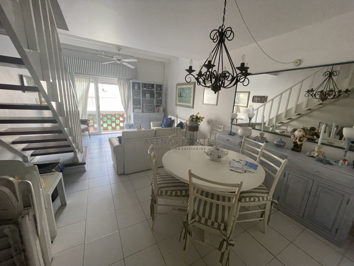 Apartamento ID.825 - Apartamento en venta en Punta del Este, 4 dormitorios 