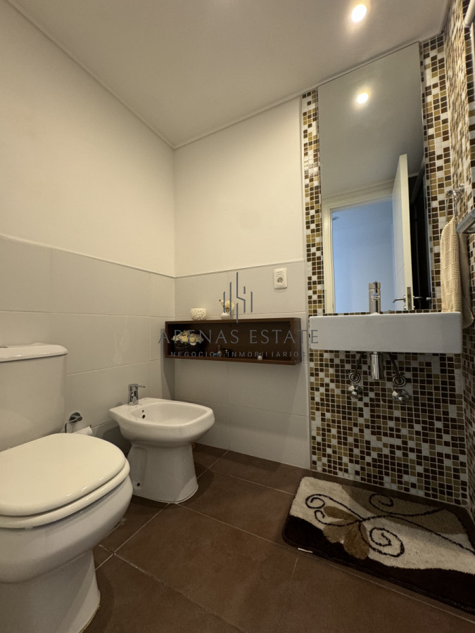 Apartamento ID.3244 - Apartamento de 2 dormitorios en venta en Punta del Este 