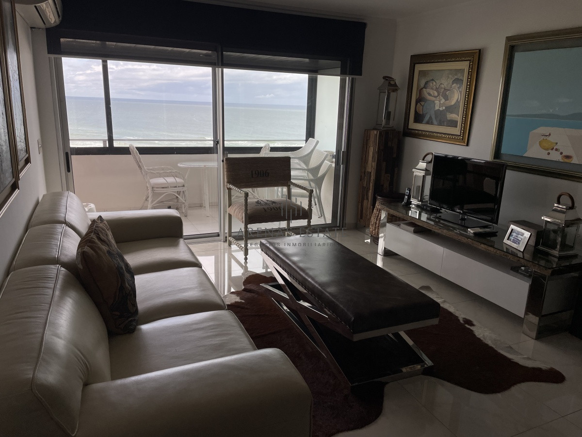 Apartamento ID.1065 - Penthouse en venta en Punta del Este
