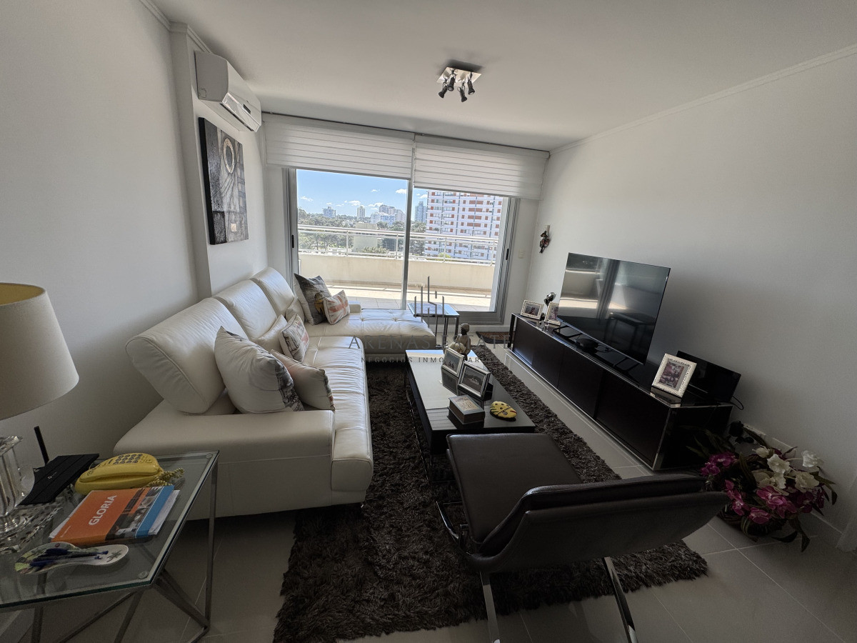 Apartamento ID.4001 - Apartamento de 3 dormitorios en venta en Punta del Este 
