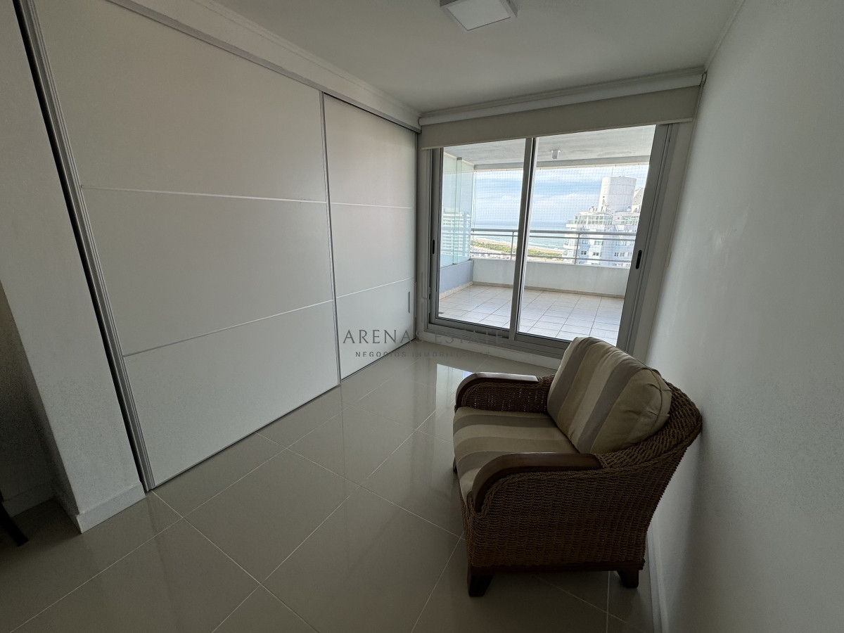 Apartamento ID.3051 - Apartamento de 3 dormitorios en venta en Punta del Este 