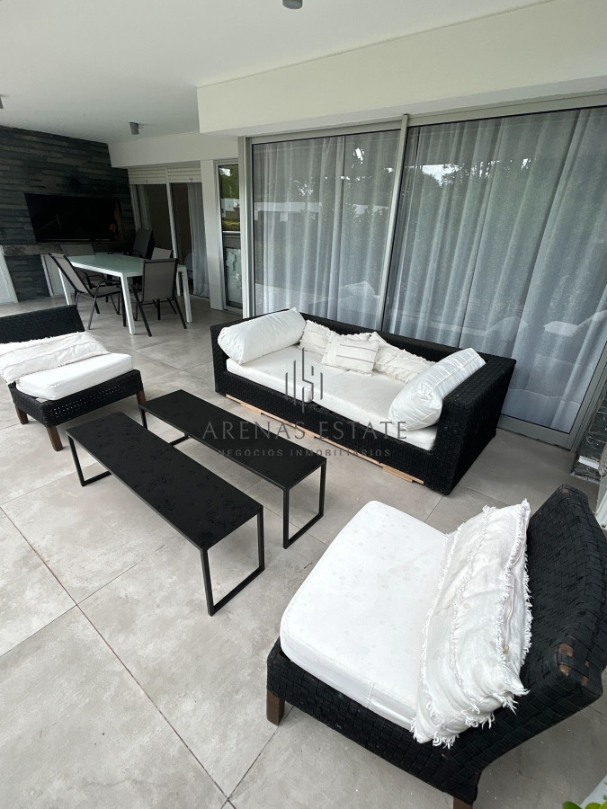 Apartamento ID.2026 - Apartamento en venta de 3 dormitorios en Punta del Este 