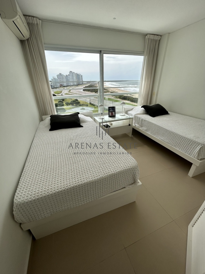 Apartamento ID.1731 - Apartamento de 3 dormitorios . primera linea Punta del Este 