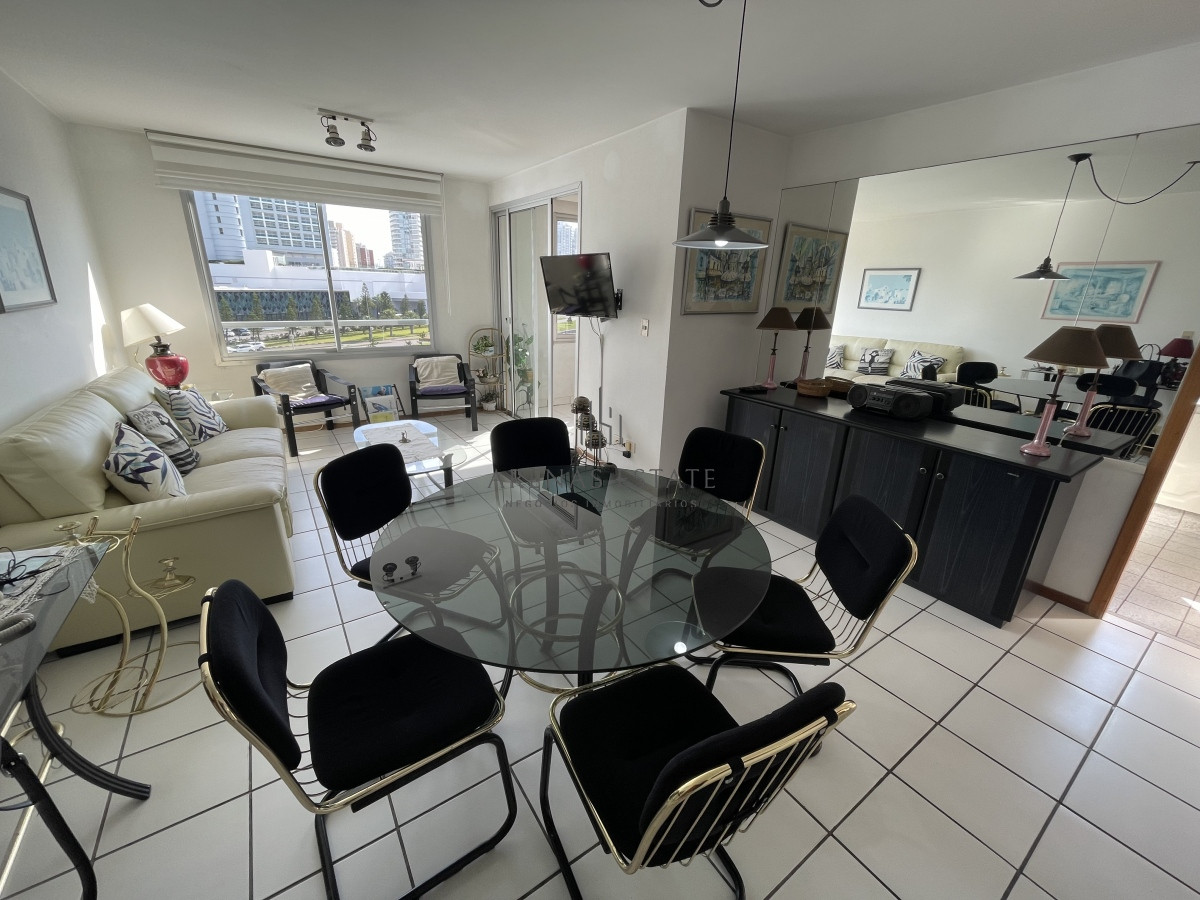 Apartamento ID.1500 - Apartamento de dos dormitorios ubicado en Aidy Grill , Punta del Este 