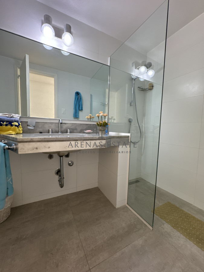 Apartamento ID.3225 - Apartamento de 3 dormitorios en Peninsula , Punta del Este 