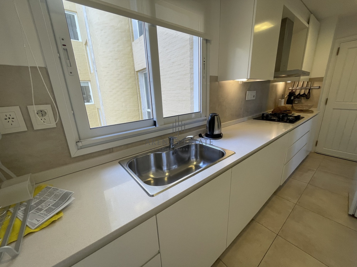 Apartamento ID.1610 - Apartamento de 3 dormitorios con vista al mar , en Brava Punta del Este 