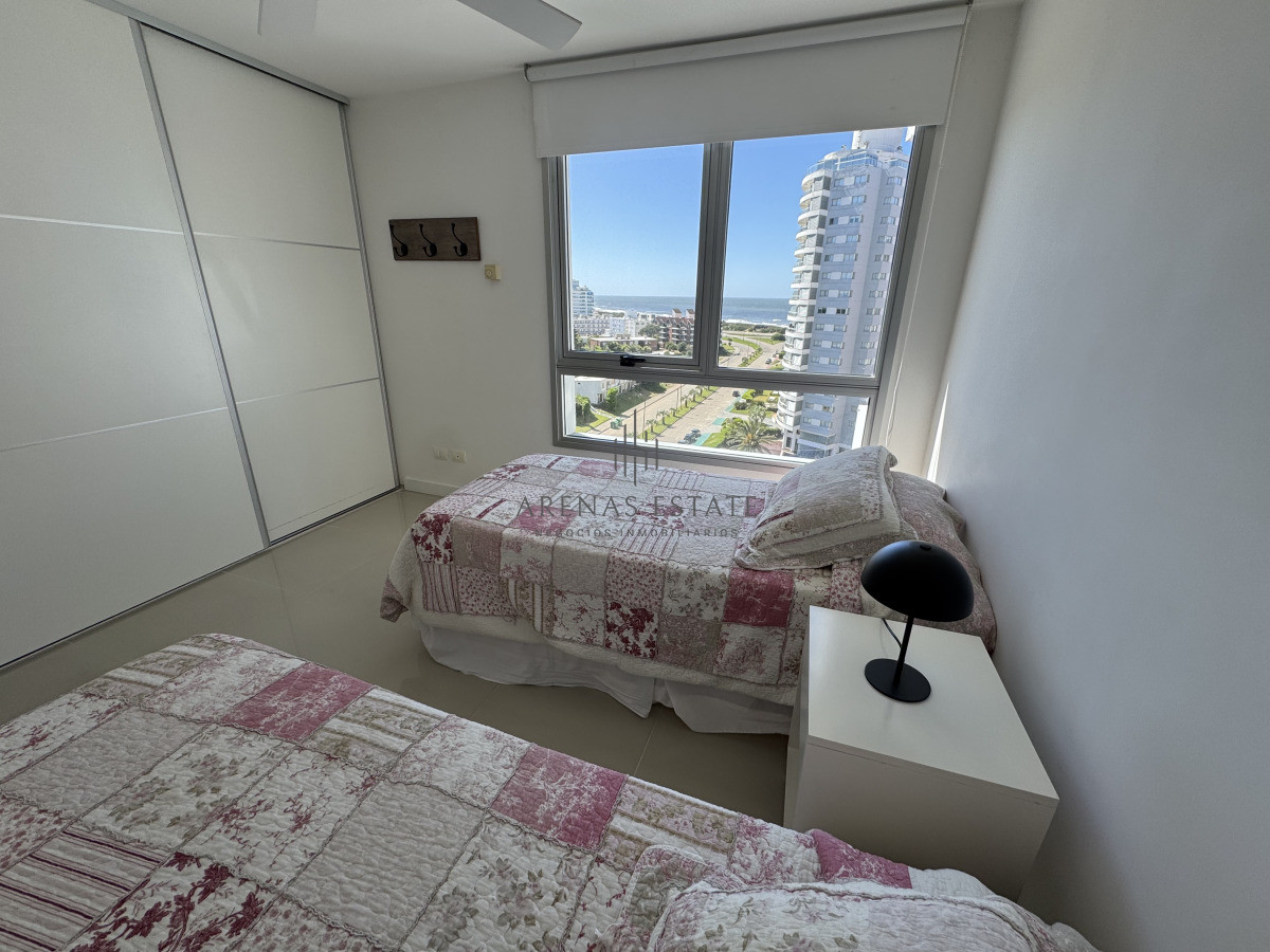 Apartamento ID.4000 - Apartamento de 3 dormitorios en venta en Punta del Este