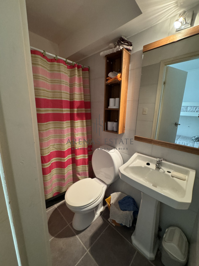 Apartamento ID.3452 - Apartamento de 3 dormitorios y servicio en venta  Punta del Este 