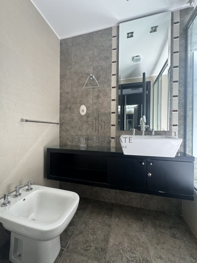 Apartamento ID.3597 - Apartamento de 3 dormitorios en venta en Punta del Este