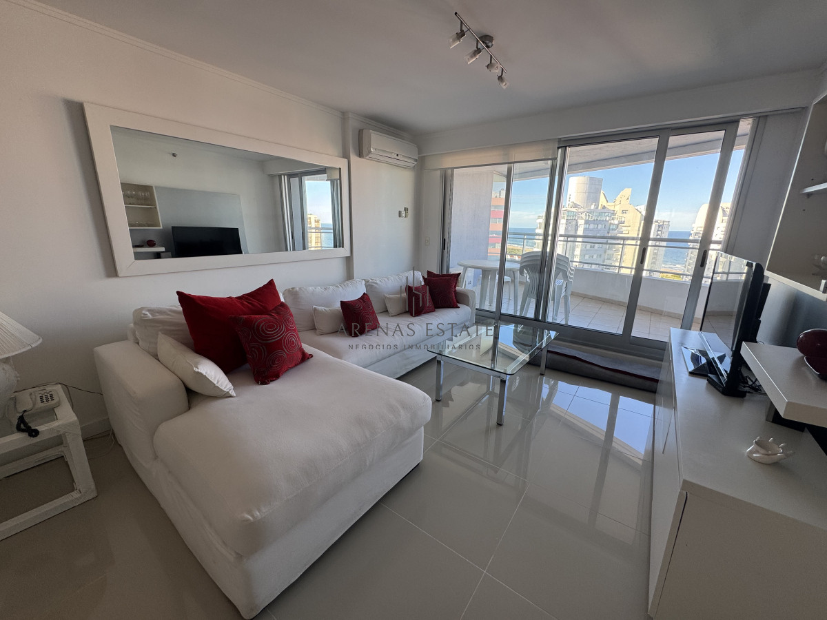 Apartamento ID.3700 - Apartamento de 3 dormitorios en venta en Punta del Este
