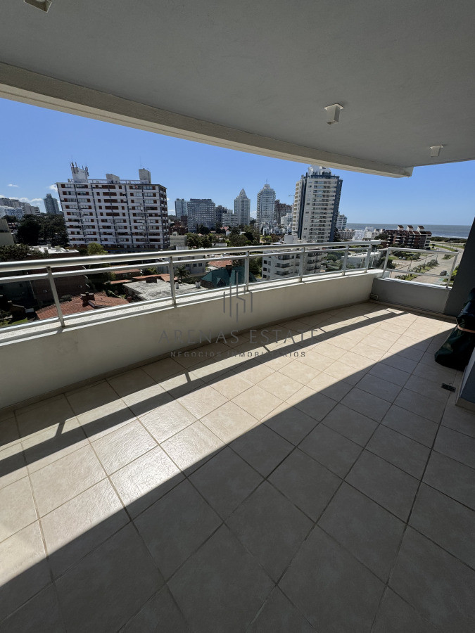 Apartamento ID.4001 - Apartamento de 3 dormitorios en venta en Punta del Este 
