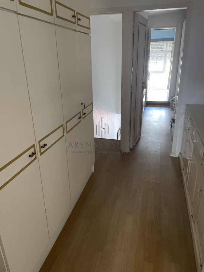 Apartamento ID.825 - Apartamento en venta en Punta del Este, 4 dormitorios 