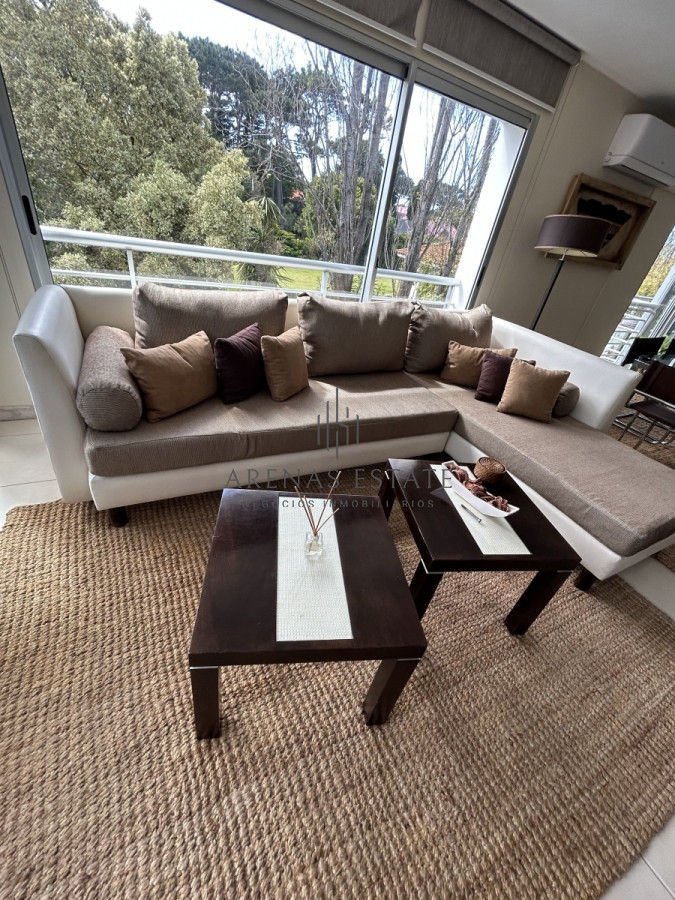 Apartamento ID.1932 - Apartamento de 3 dormitorios en zona Mansa , Punta del Este 