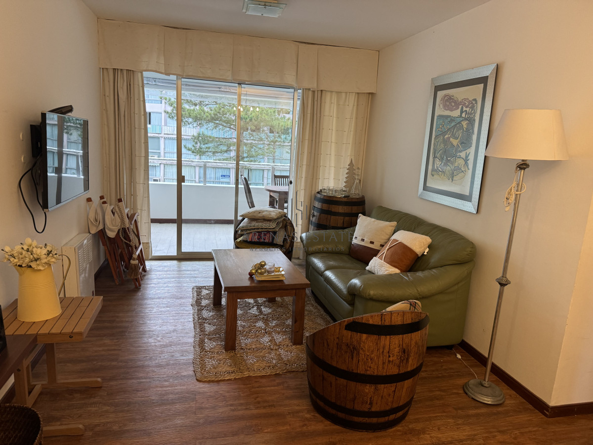 Apartamento ID.3099 - Oportunidad apartamento de 3 dormitorios en venta zona Mansa , Reciclado 