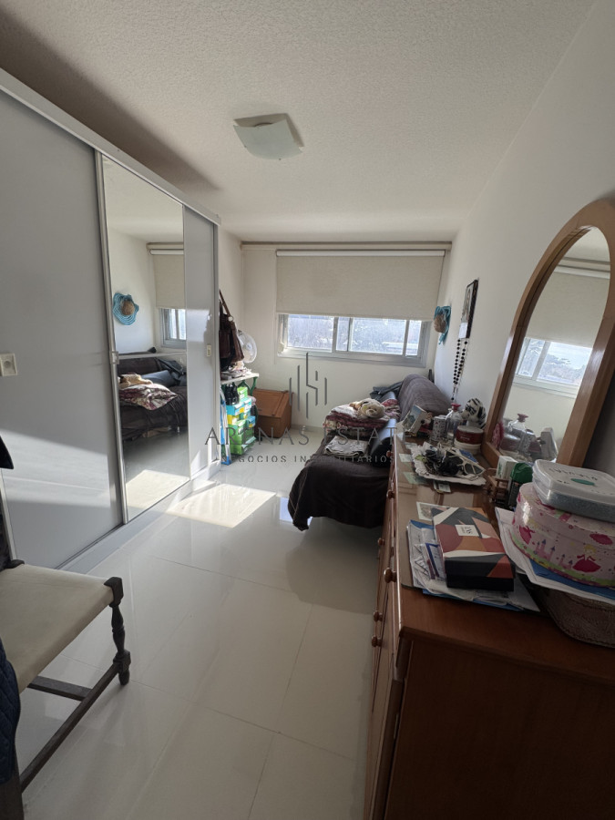 Apartamento ID.3773 - Apartamento  de 2 dormitorios en venta en  Punta del Este