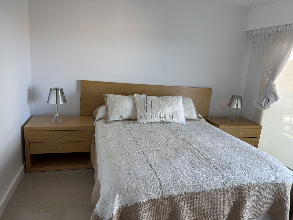 Apartamento ID.2989 - Apartamento de 3 dormitorios y dependencia de servicio en primera linea de la Mansa 