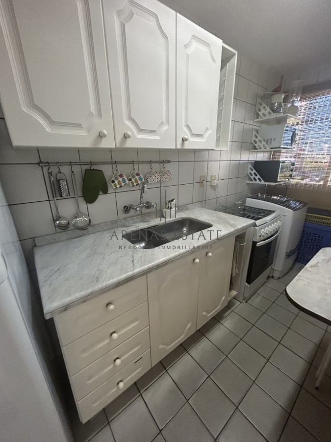 Apartamento ID.2492 - Apartamento en venta de 2 dormitorios en zona Mansa, Punta del Este 