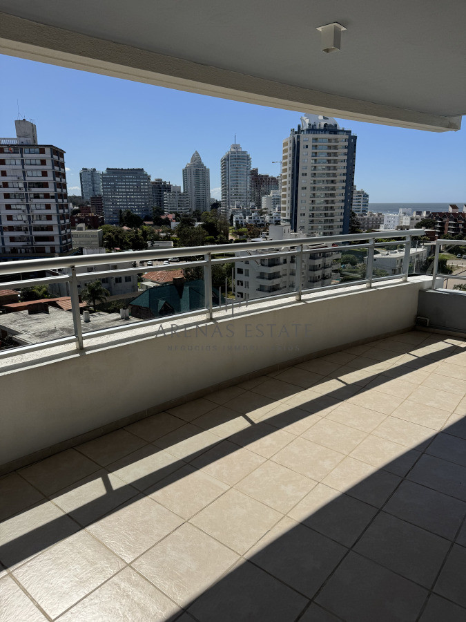 Apartamento ID.4000 - Apartamento de 3 dormitorios en venta en Punta del Este