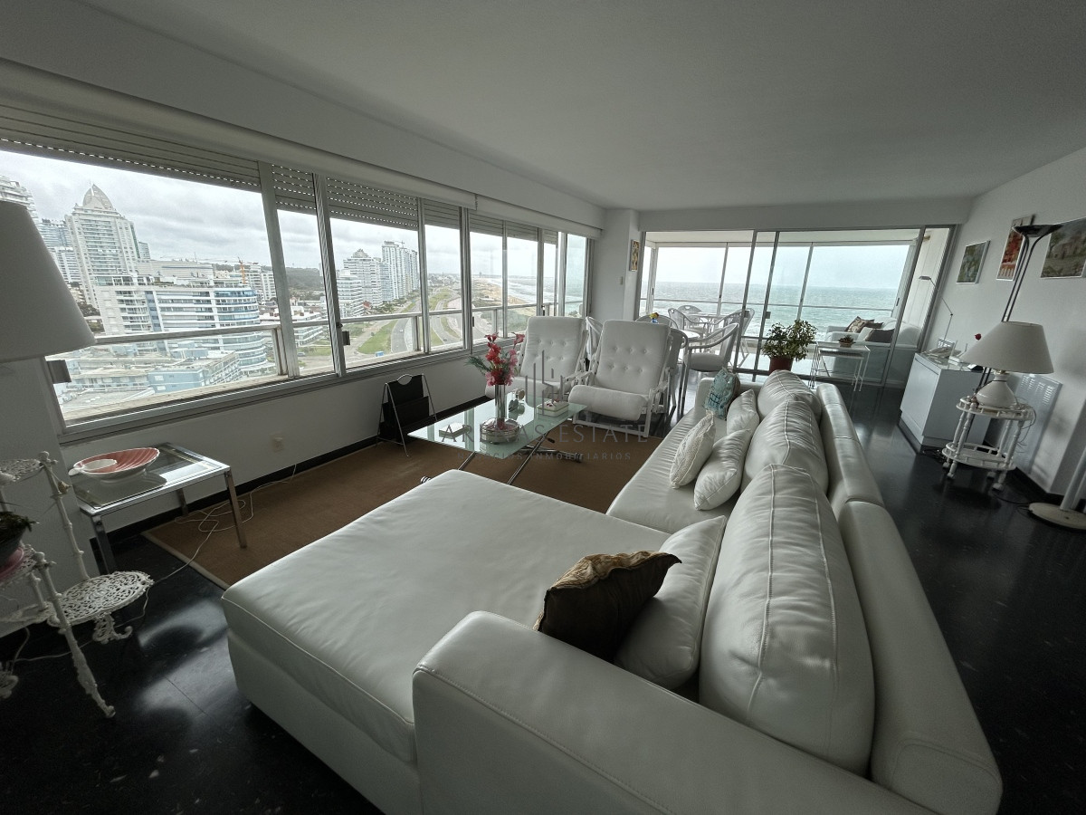 Apartamento ID.1973 - Espectacular apartamento en venta en zona de la Brava , 3 dormitorios mas servicio 