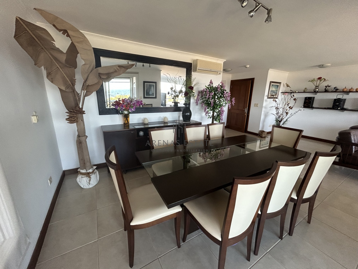 Apartamento ID.2029 - Excecpcional apartamento de 3 dormitorios en vena en Punta del Este , zona Brava 