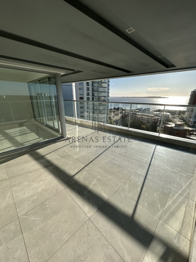 Apartamento ID.1949 - Apartamento de 3 dormitorios y servicio en Punta del este 