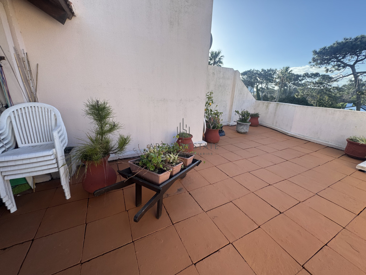 Apartamento ID.3918 - Apartamento de 3 dormitorios en playa Mansa . Penthouse con terraza exclusiva