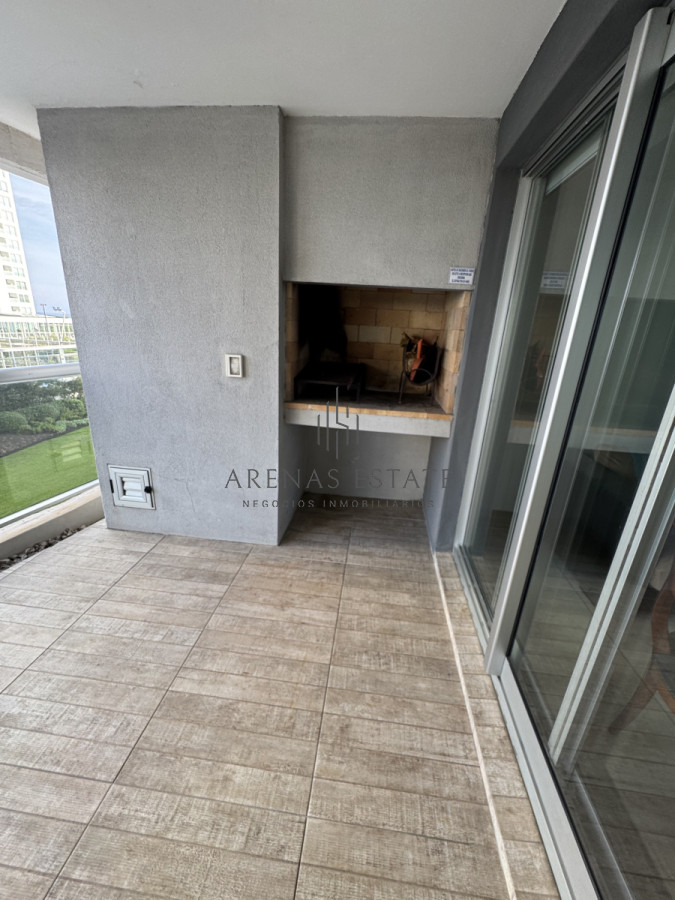 Apartamento ID.3699 - Apartamento en venta  de 3 dormitorios y servicio  en zona Brava 