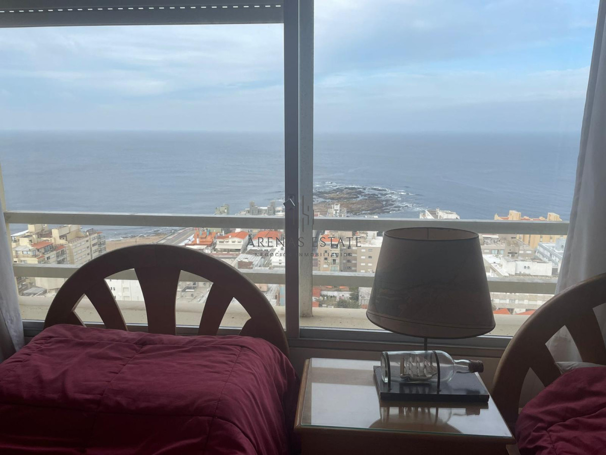 Apartamento ID.187 - Apartamento en venta de dos dormitorios en Peninsula , Punta del Este 
