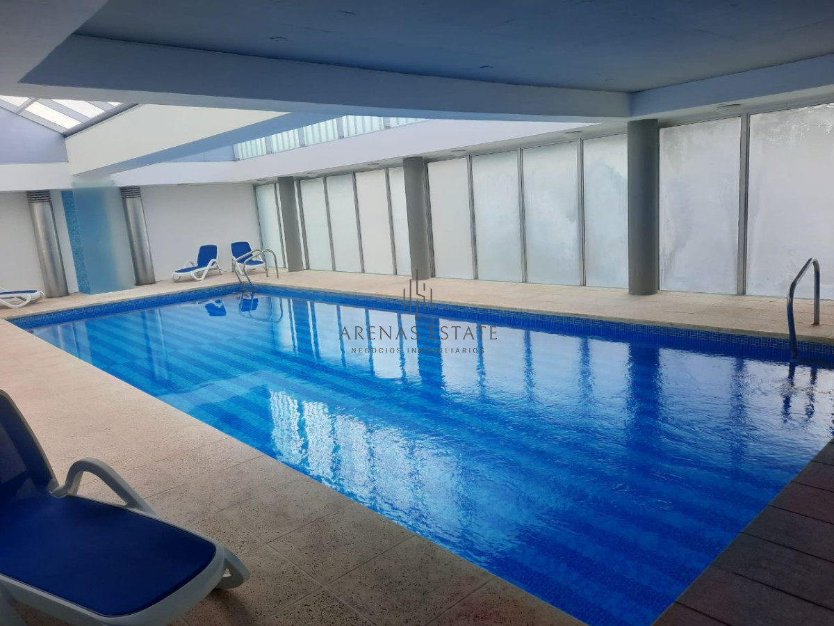Apartamento ID.2042 - Apartamento de 3 dormitorios en alquiler , Punta del Este 