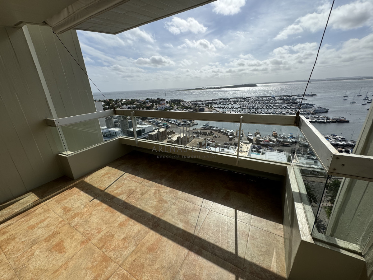Apartamento ID.3560 - Apartamento de 3 dormitorios en venta en Punta del Este 