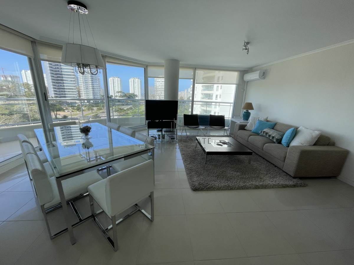 Apartamento ID.1575 - Apartamento de tres dormitorios en Punta del Este 