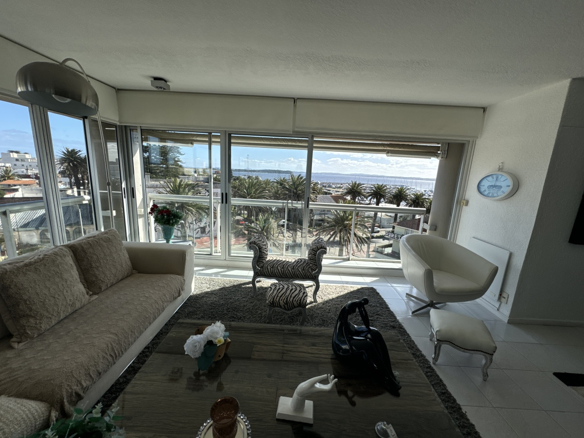 Apartamento ID.2944 - Apartamento de 3 dormitorios en venta en Punta del Este 