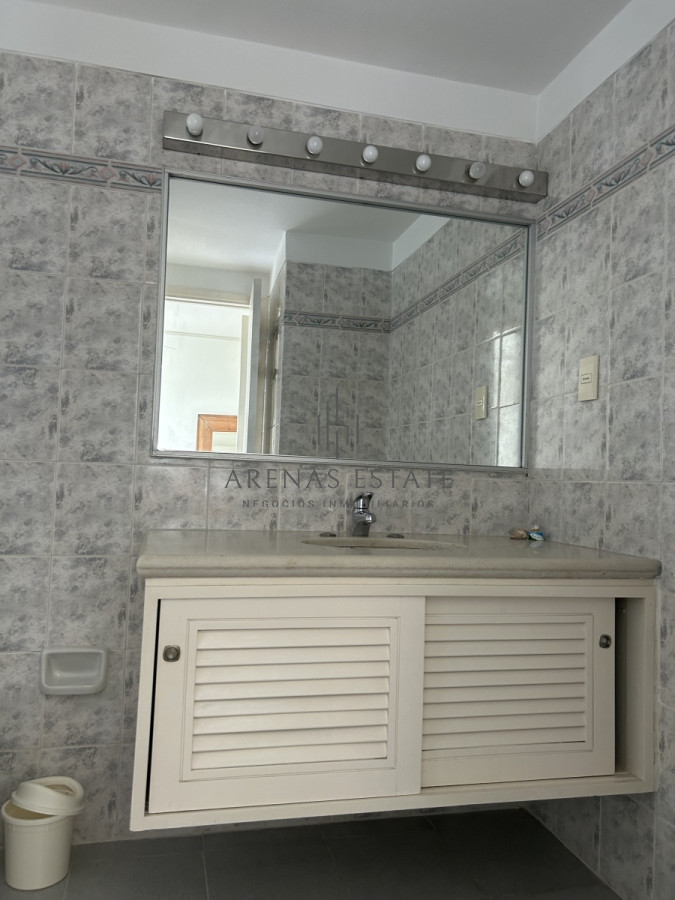 Apartamento ID.2477 - Apartamento en venta de 3 dormitorios y sevicio en Brava,Punta del Este