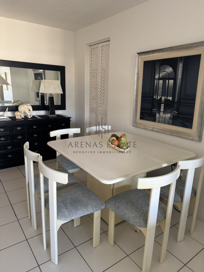 Apartamento ID.3918 - Apartamento de 3 dormitorios en playa Mansa . Penthouse con terraza exclusiva