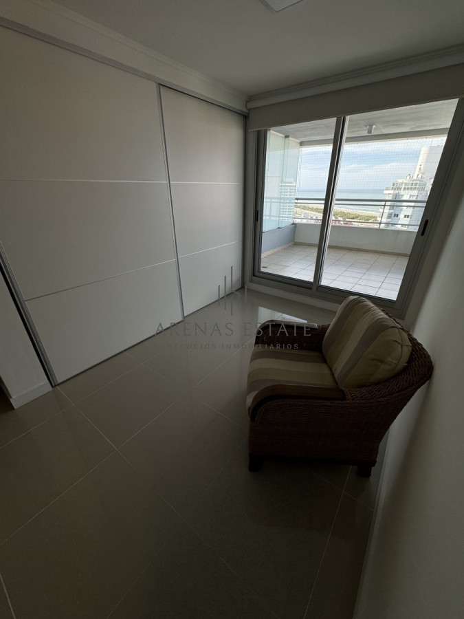 Apartamento ID.3051 - Apartamento de 3 dormitorios en venta en Punta del Este 