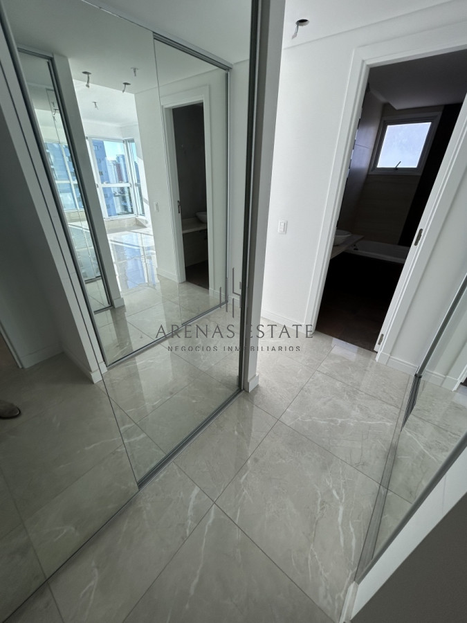 Apartamento ID.1949 - Apartamento de 3 dormitorios y servicio en Punta del este 