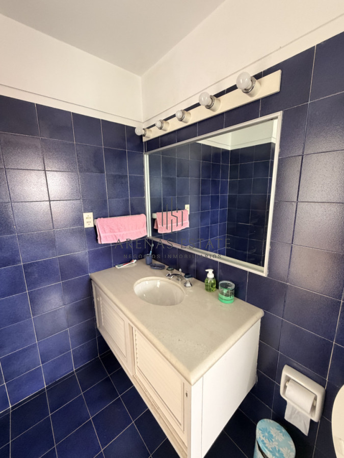 Apartamento ID.4137 - Apartamento en venta en primera linea de la Brava , 3 dormitorios y dependencia 