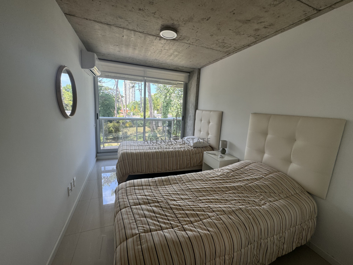 Apartamento ID.3529 - Apartamento de dos dormitorios en venta en zona mansa Punta del Este 