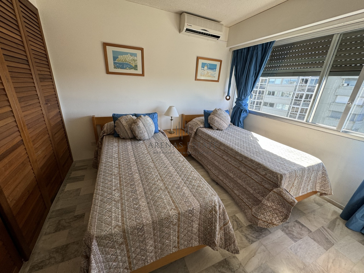 Apartamento ID.2880 - Apartamento en venta de 3 dormitorios en Zona Roosevelt,  Punta del Este 