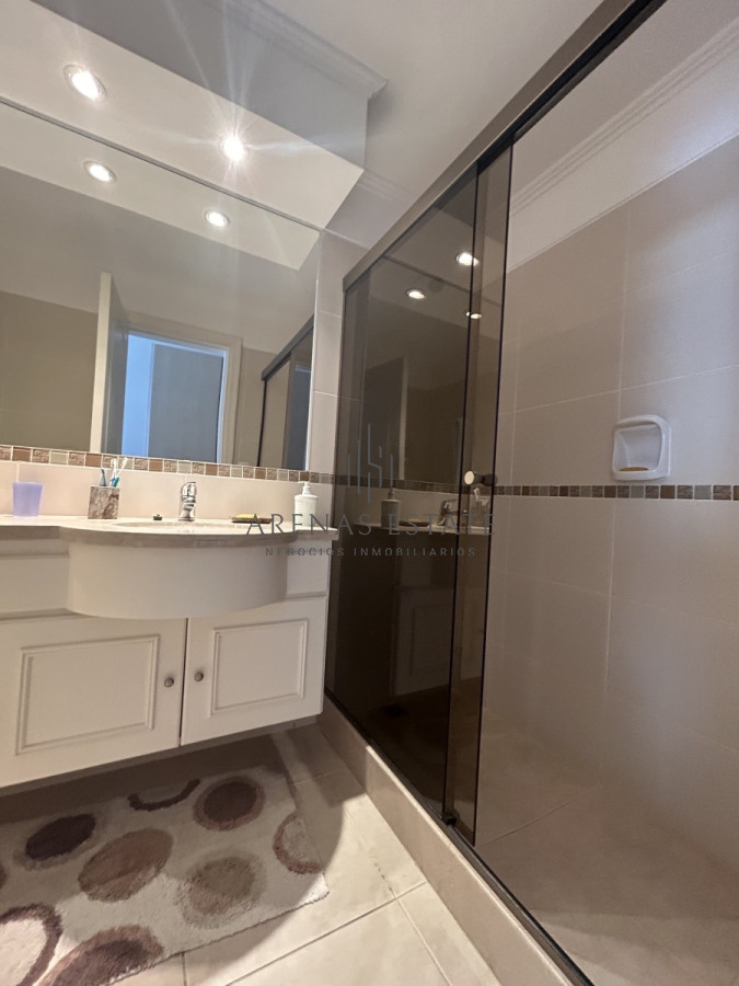 Apartamento ID.2029 - Excecpcional apartamento de 3 dormitorios en vena en Punta del Este , zona Brava 