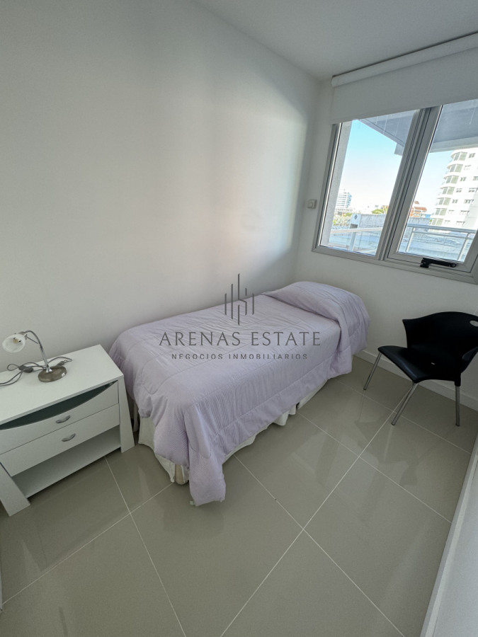 Apartamento ID.3244 - Apartamento de 2 dormitorios en venta en Punta del Este 
