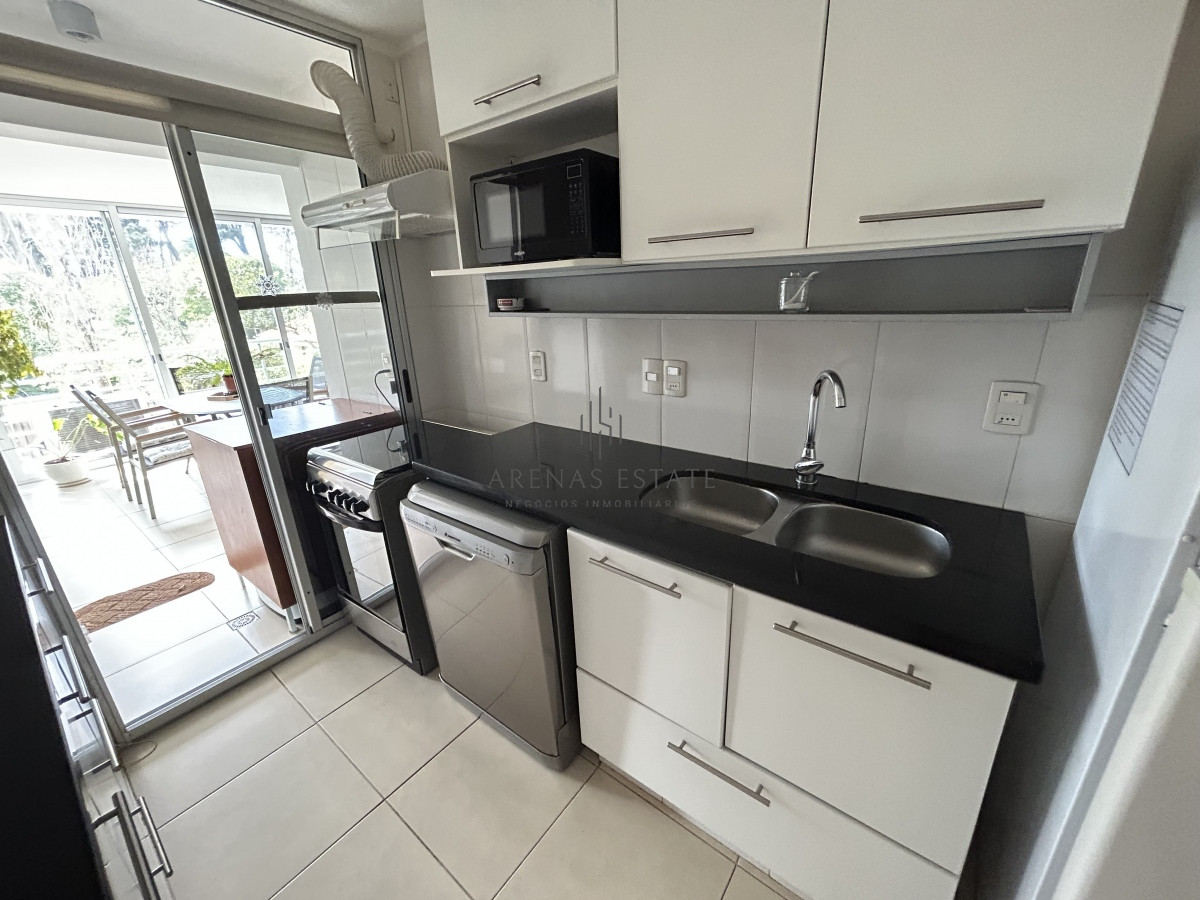 Apartamento ID.1932 - Apartamento de 3 dormitorios en zona Mansa , Punta del Este 