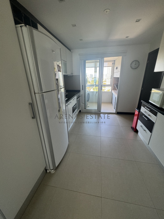 Apartamento ID.3597 - Apartamento de 3 dormitorios en venta en Punta del Este