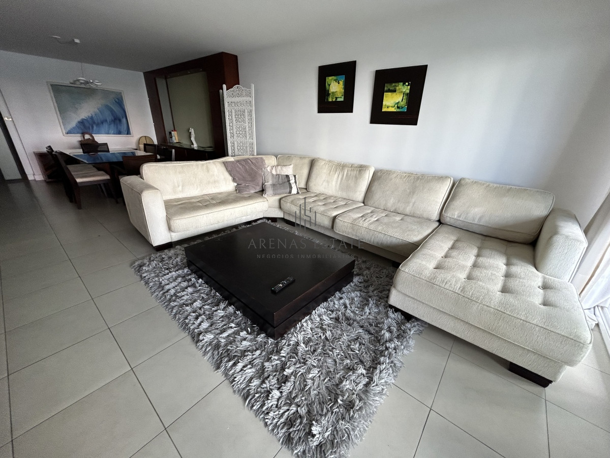 Apartamento ID.1956 - Apartamento de 3 dormitorios en venta Punta del Este