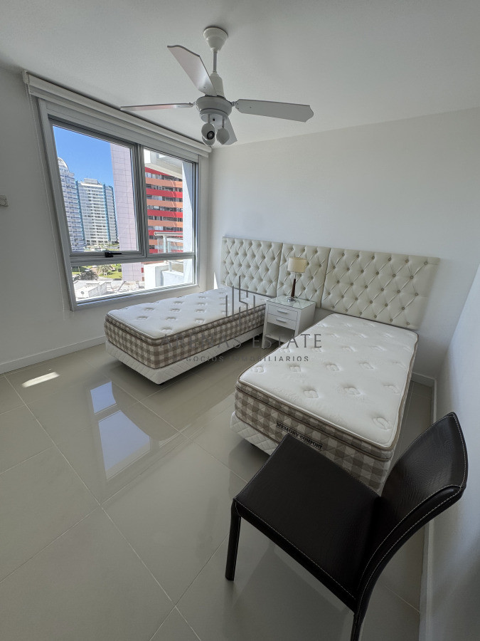 Apartamento ID.4001 - Apartamento de 3 dormitorios en venta en Punta del Este 