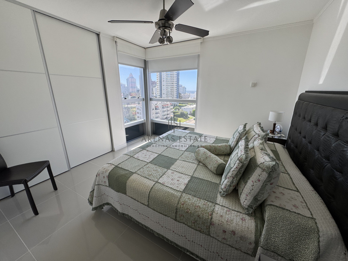 Apartamento ID.4001 - Apartamento de 3 dormitorios en venta en Punta del Este 