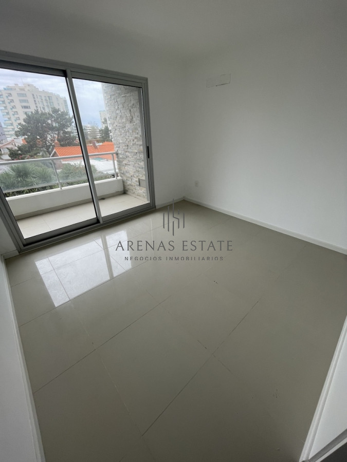 Apartamento ID.1491 - Apartamento a estrnar en venta Aidy Grill , Punta del Este