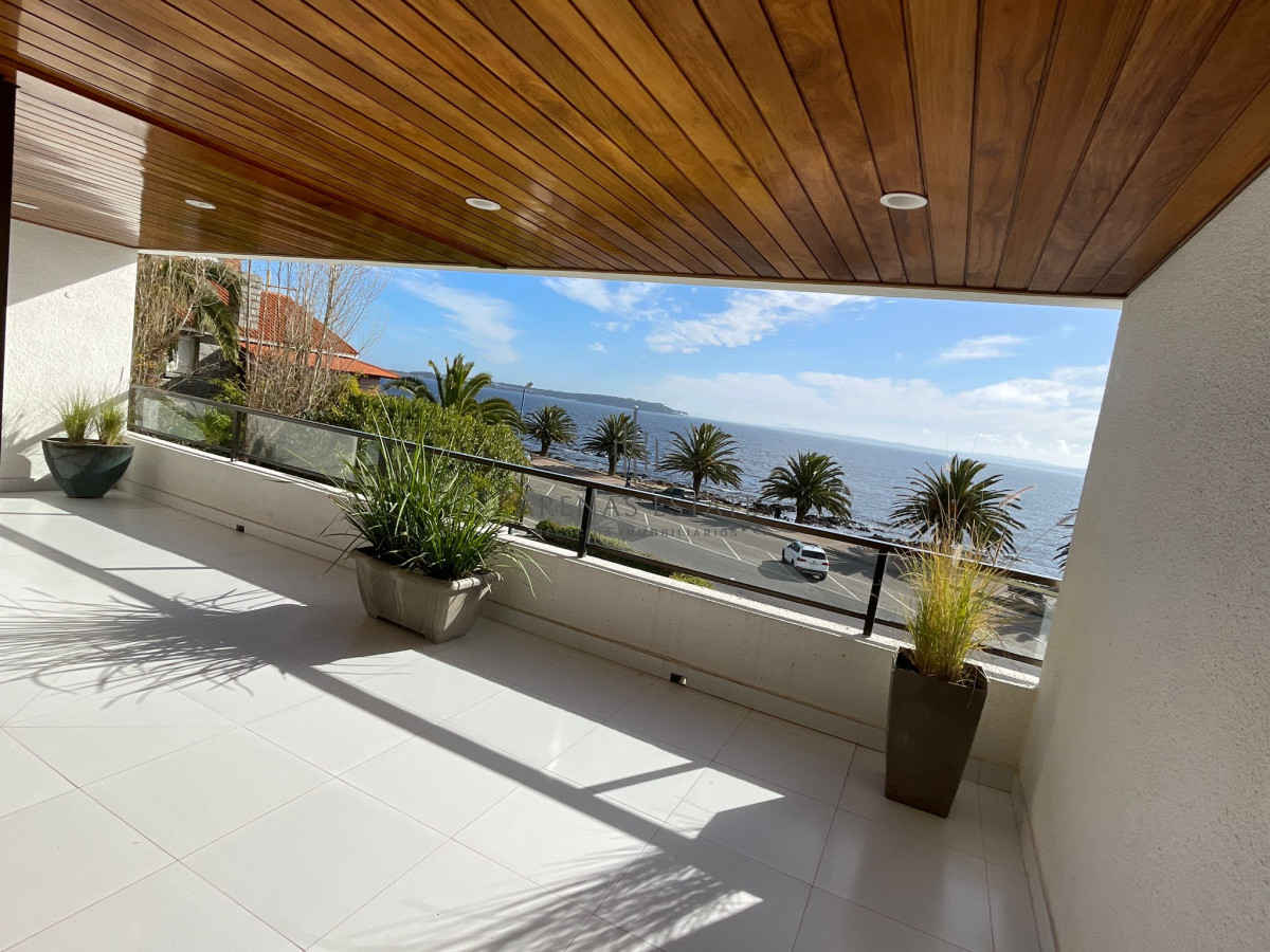 Apartamento ID.141 - Apartamento en venta zona puerto  Punta del este 