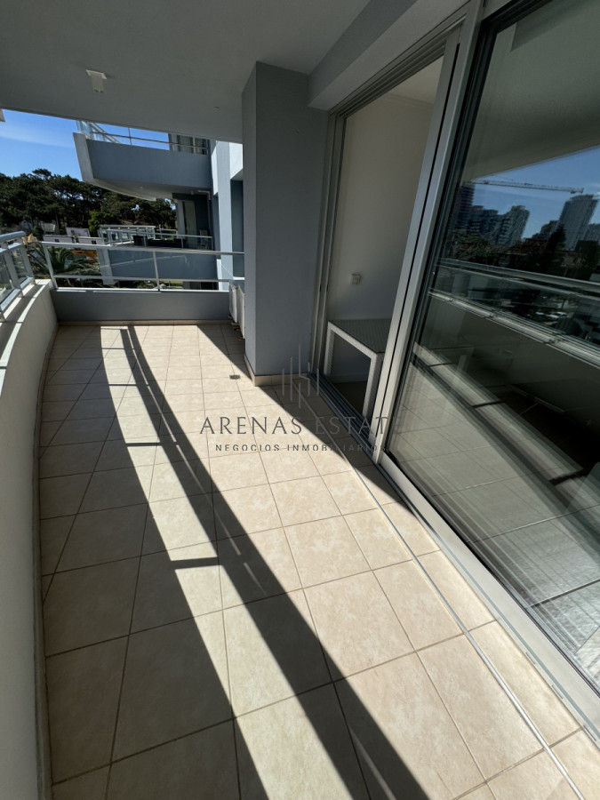 Apartamento ID.3243 - Apartamento de 2 dormitorios en venta en Punta del Este